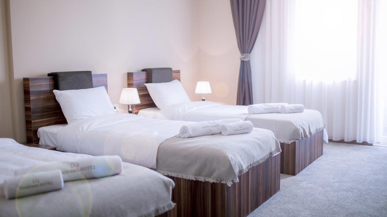 Semitronix Hotel Prishtina Pristina Eksteriør billede