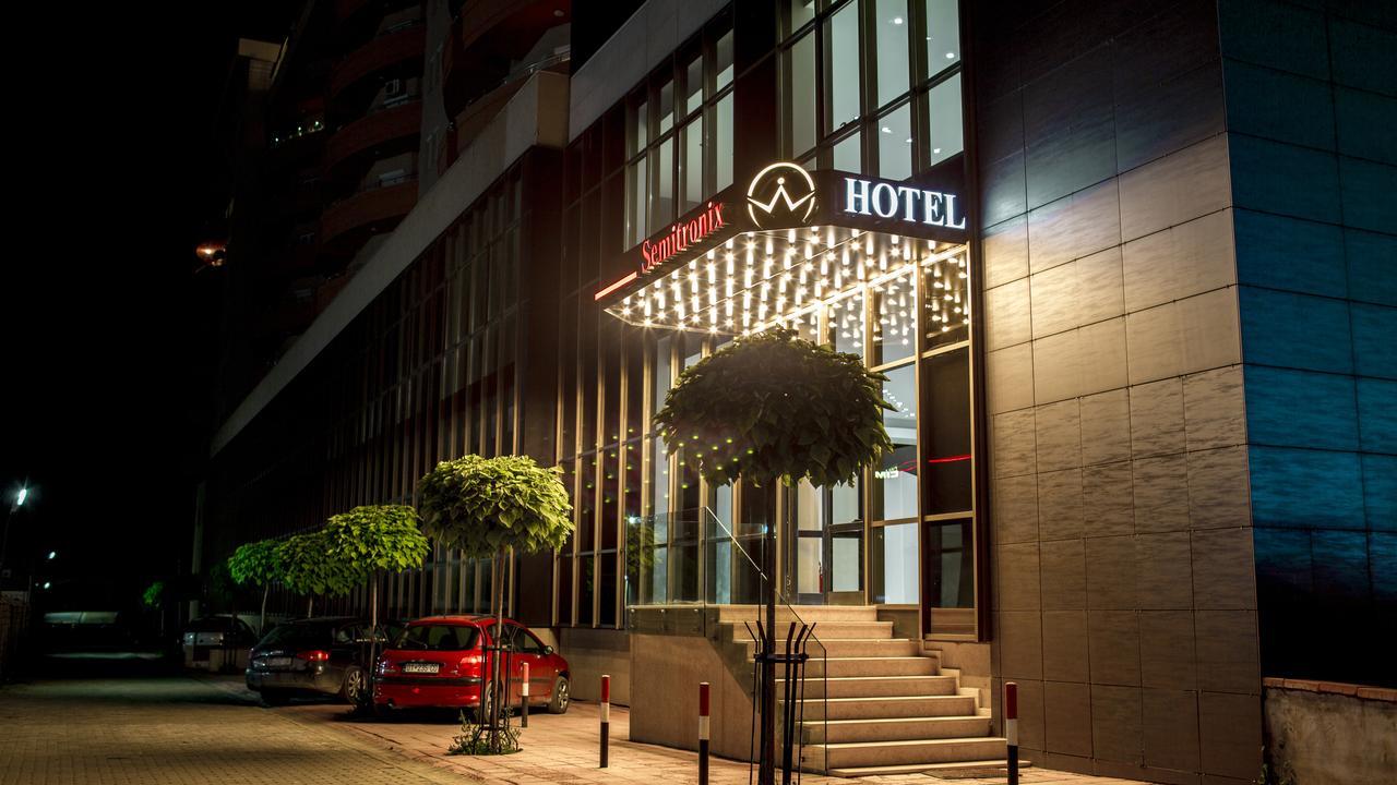 Semitronix Hotel Prishtina Pristina Eksteriør billede