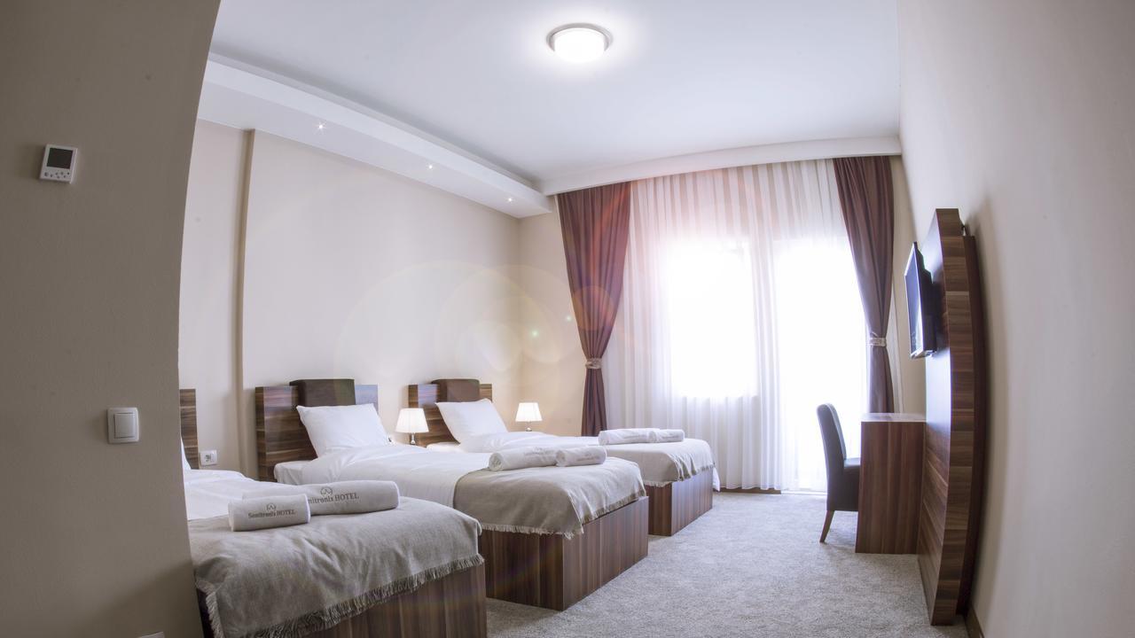 Semitronix Hotel Prishtina Pristina Eksteriør billede