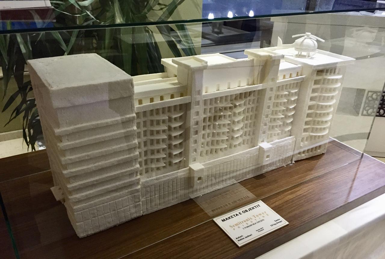 Semitronix Hotel Prishtina Pristina Eksteriør billede